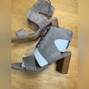 (SOLD)Lace Up High heels